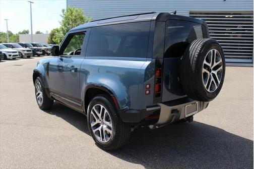 2025 Land Rover Defender 90 P400 X-Dynamic SE