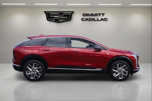 2025 Cadillac OPTIQ Luxury 1 AWD