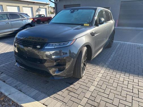 2025 Land Rover Range Rover Sport SE
