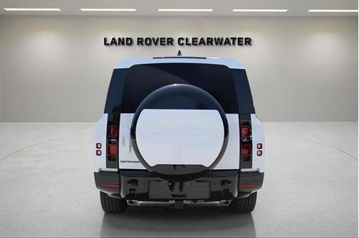 2025 Land Rover Defender 130 P400 X-Dynamic SE