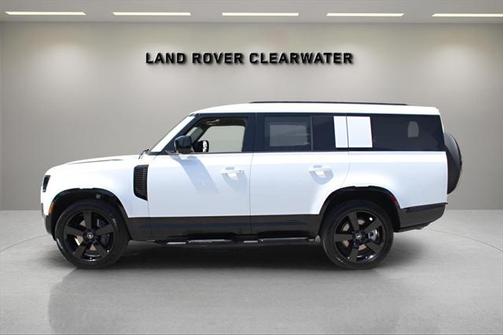 2025 Land Rover Defender 130 P400 X-Dynamic SE