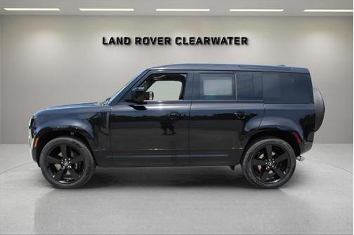 2025 Land Rover Defender 110 V8