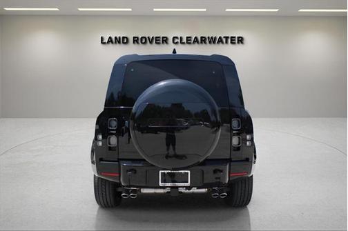 2025 Land Rover Defender 110 V8