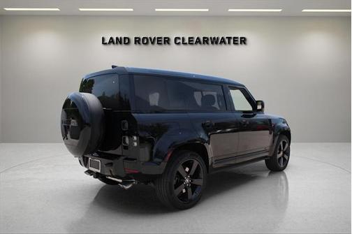 2025 Land Rover Defender 110 V8