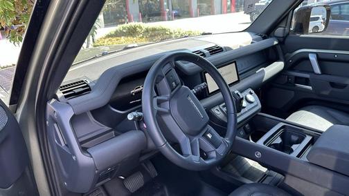 2023 Land Rover Defender 110 X-Dynamic SE