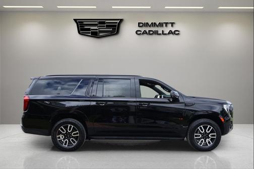 2024 GMC Yukon XL 4WD AT4