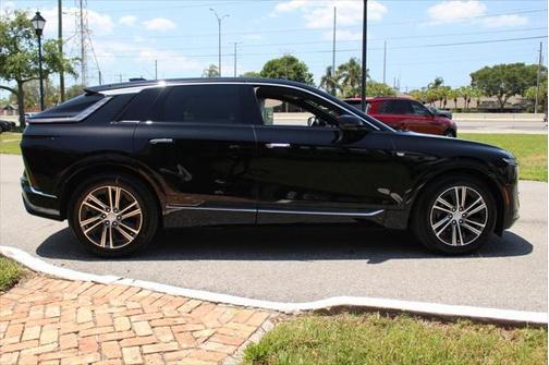2025 Cadillac LYRIQ Luxury w/1SC