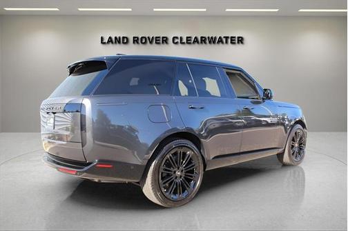 2025 Land Rover Range Rover P530 SE