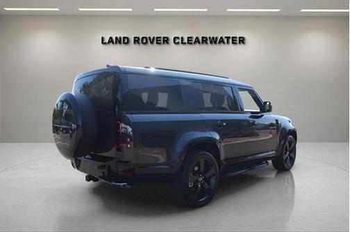 2025 Land Rover Defender 130 P400 X-Dynamic SE