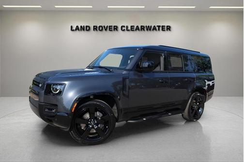2025 Land Rover Defender 130 P400 X-Dynamic SE