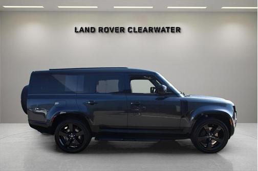 2025 Land Rover Defender 130 P400 X-Dynamic SE