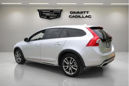 2018 Volvo V60 Cross Country T5