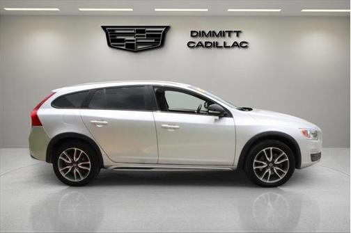 2018 Volvo V60 Cross Country T5
