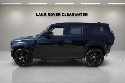 2025 Land Rover Defender 110 V8