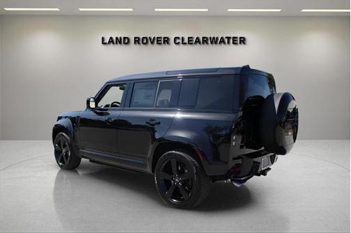 2025 Land Rover Defender 110 V8