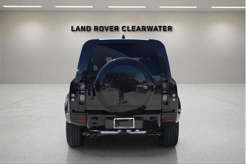 2025 Land Rover Defender 110 V8