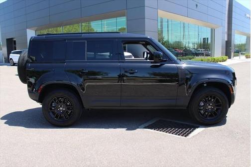 2025 Land Rover Defender 110 P300