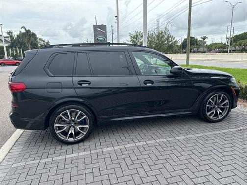 2021 BMW X7 M50i