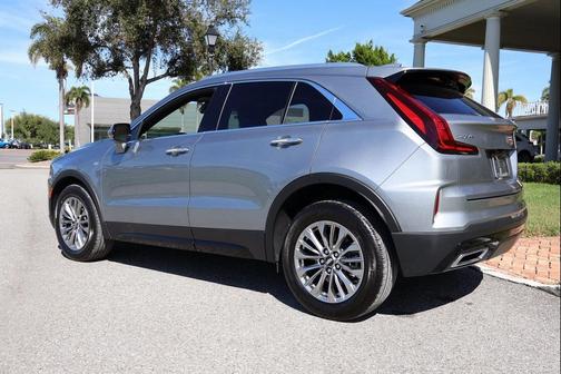 2024 Cadillac XT4 Premium Luxury