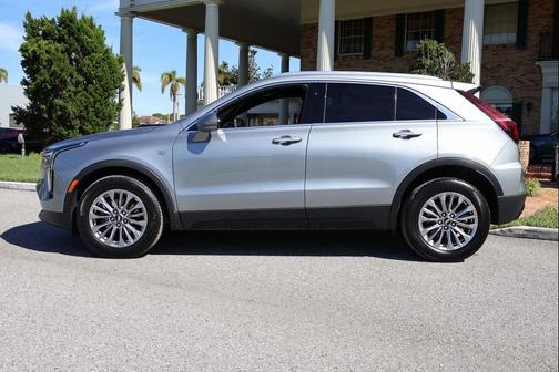 2024 Cadillac XT4 Premium Luxury