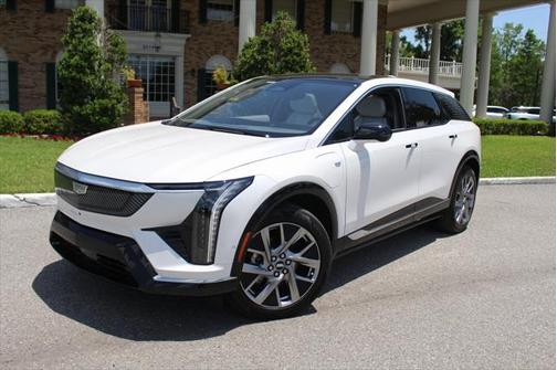 2025 Cadillac OPTIQ Luxury 1 AWD