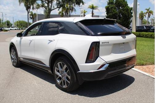 2025 Cadillac OPTIQ Luxury 1 AWD