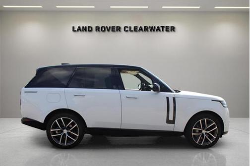 2025 Land Rover Range Rover P400 SE
