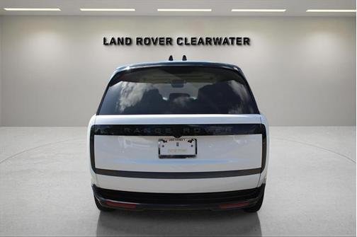 2025 Land Rover Range Rover P400 SE