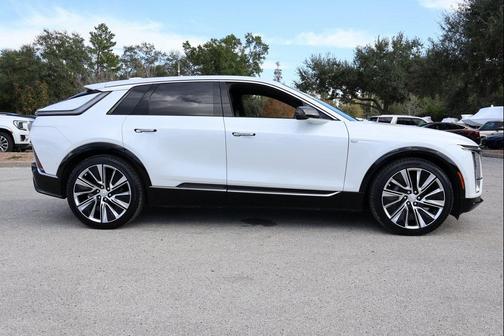 2024 Cadillac LYRIQ Luxury