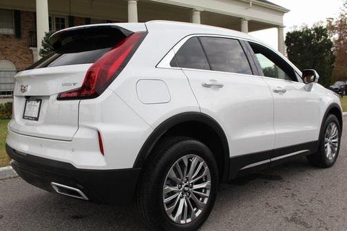 2025 Cadillac XT4 Premium Luxury