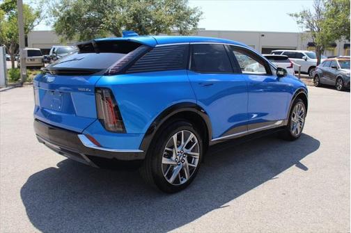 2025 Cadillac OPTIQ Luxury 1 AWD