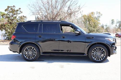 2024 INFINITI QX80 SENSORY AWD