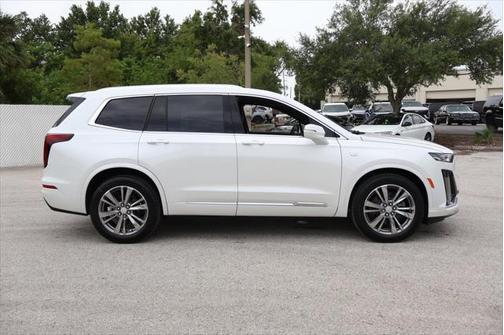 2025 Cadillac XT6 Premium Luxury FWD