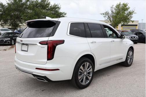 2025 Cadillac XT6 Premium Luxury FWD