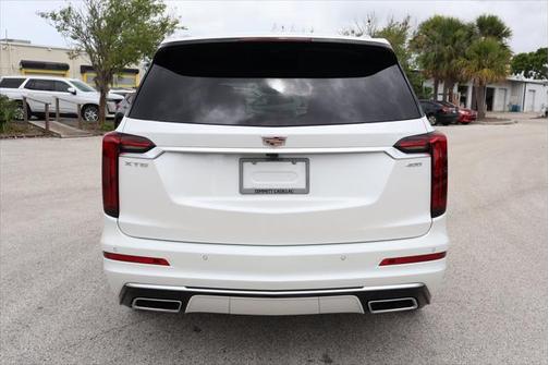 2025 Cadillac XT6 Premium Luxury FWD