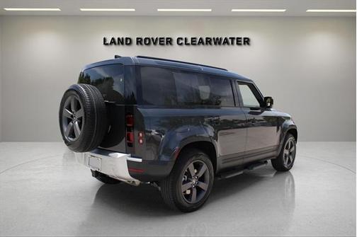 2025 Land Rover Defender 110 P400 S