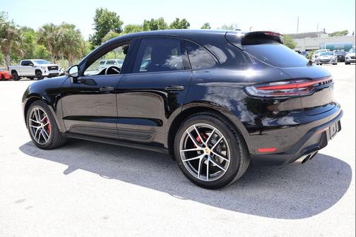 2022 Porsche Macan Macan