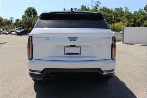 2025 Cadillac Escalade Luxury