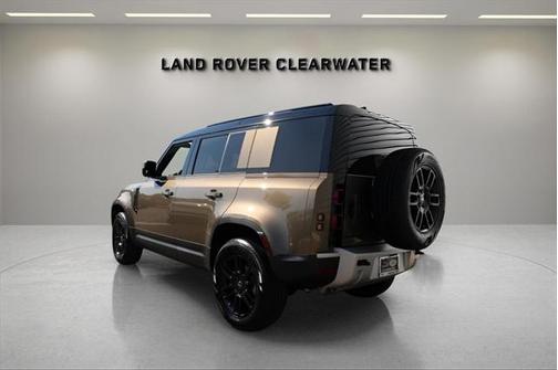 2025 Land Rover Defender 110 P300