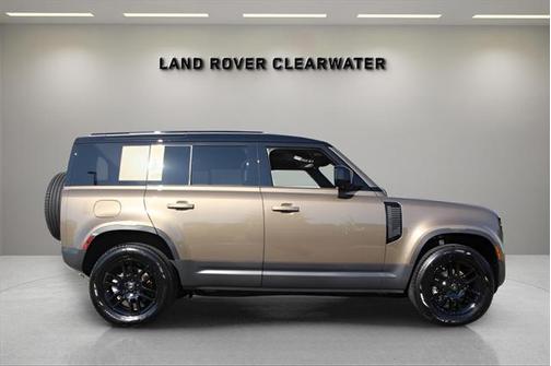 2025 Land Rover Defender 110 P300