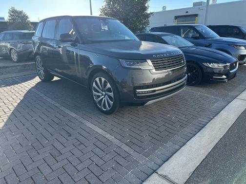2025 Land Rover Range Rover P400 SE