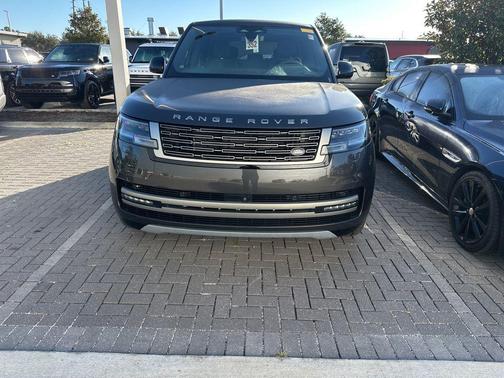 2025 Land Rover Range Rover P400 SE