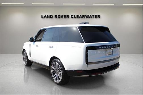 2025 Land Rover Range Rover P400 SE