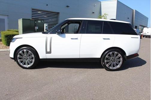 2025 Land Rover Range Rover P400 SE