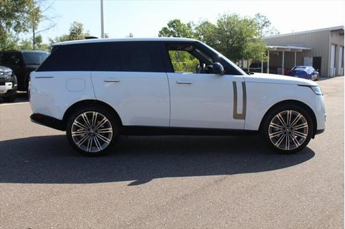 2025 Land Rover Range Rover P400 SE