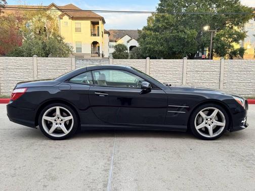 2014 Mercedes-Benz SL-Class SL 550 2dr Convertible