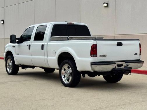 White 2007 Ford F-250 Lariat