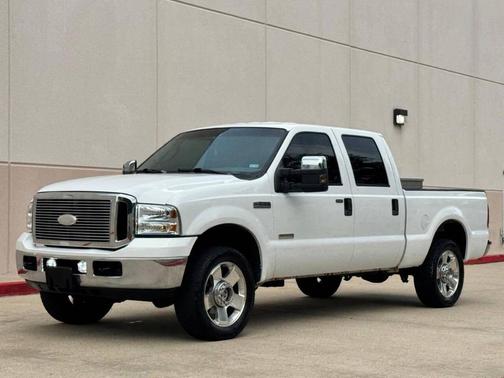 White 2007 Ford F-250 Lariat