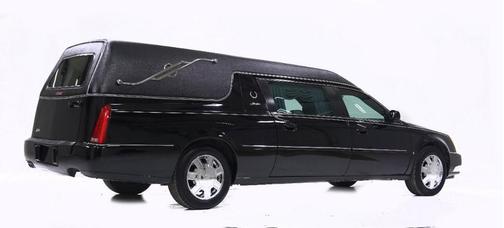 Photo 3 of 32 of 2007 Cadillac DTS