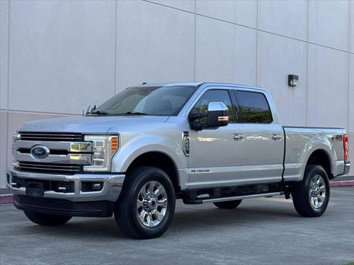 2017 Ford F-250 Lariat 4x4 4dr Crew Cab 6.8 ft. SB Pickup